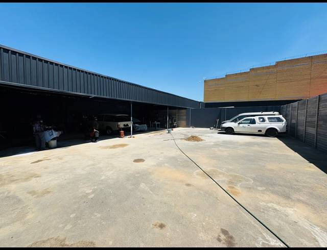 4,202M² BUSINESS CENTRE FOR SALE IN MAYVILLE